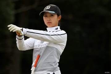 伊藤愛華が2打差リード 13年ぶりトップ合格者Vに王手／国内女子新人戦