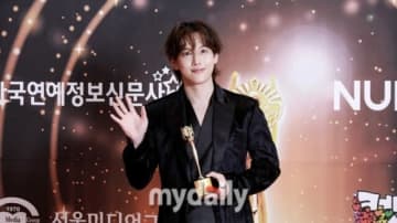 【PHOTO】イム・シワン＆ソン・ウヨンヨら「第33回大韓民国文化芸能大賞」に出席