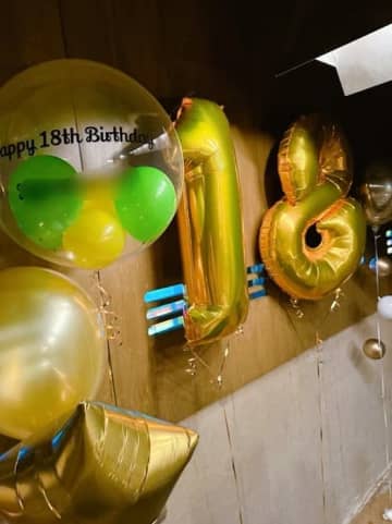 渡辺満里奈、息子の18歳の誕生会で夫・名倉潤が涙「泣いちゃうよね」