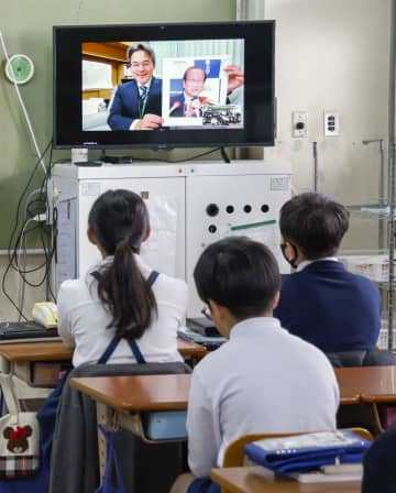 北川進さん受賞を地元祝福　大阪・寝屋川、特別授業も