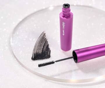 【デジャヴュ】冬限定「スパークルブラック」で透明感ブラックまつげに♡限定発売