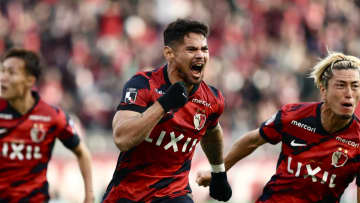 「家族にとっても特別」Jリーグ・最優秀ゴール賞は鹿島のレオ セアラ　得点王＆ベスト11も選出でトリプル受賞