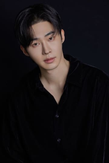 「テプン商事」ム・ジンソン“2PM ジュノから唇がセクシーだと褒められた”