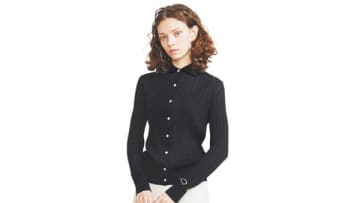 【明日なに着る？】キレイに揺れ広がる「上品な白のロングスカート」