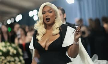 “時代遅れ”の体型いじりに米歌手「あなたの頭の中は…」→“辛らつな皮肉”にネット「よく言ってくれた！」