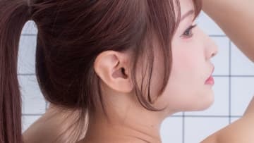 鬼木このは、万バズの美背中