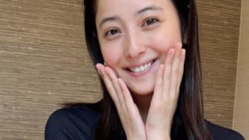 佐々木希 家族で箱根旅行に訪れたオフの日ショットを披露！濡れ髪の湯上がり浴衣姿にファン悶絶「すっぴんに癒される」