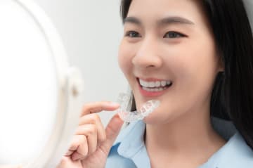 48歳女性。離婚後、口腔ケアに挑戦！マウスピース矯正できれいな歯並びを手に入れた