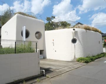 人目を気にせず授乳ができる授乳服を開発