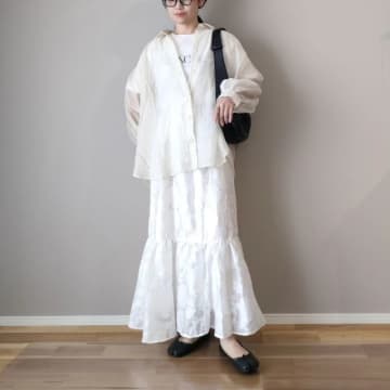 「ホワイトコーデ×靴だけ黒」で叶う！ 大人のおしゃれコーデ術