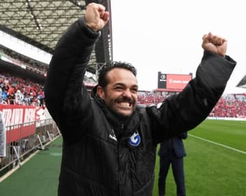 ガンバを去るポヤトス監督「今、グッと胸に来ています」。最後の試合を勝利で飾る。ファミリーへの思い「これからも応援し続けます」