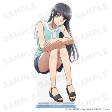 「青ブタ」“私と咲太が付き合ってるのはね…” 大学生の桜島麻衣をデザイン！新作グッズ登場