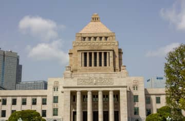 橋下徹氏『なんなの麻生さん！？』『口だけ番長にも程がある』麻生太郎氏の”強気な高市援護”を痛烈批判。”レーダー照射”の現状も危惧…ネットでコメント殺到「当該パイロットの自衛官の方は、銃を突きつけられるのと同等」「抗議だけで終わっていいでしょ。こっちも照射仕返せってかい？」