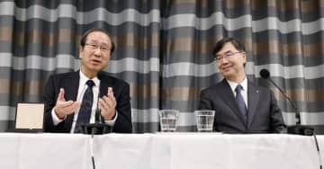 坂口氏「人生で特別な日」　ノーベル式典出席、笑顔