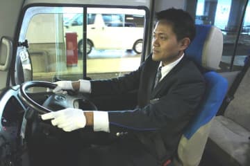 ニッコー観光バス、特定技能制度下で初　外国人バス運転手が誕生