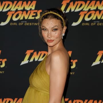 カーリー・クロス、初の児童書『Spaghetti Code』を発表へ