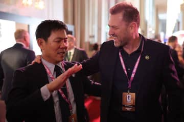 米国と同組で「満足」　オーストラリア代表監督の発言にアメリカ英雄が猛反撃！「うぬぼれだ」「カンタス航空に乗って帰国しろ」【北中米W杯】