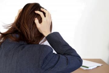 「子持ちに部長は任せられない」上層部の時代錯誤な発言にドン引き、退職を決意した40代女性