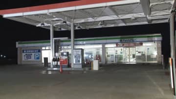 埼玉県の深夜のコンビニで強盗　店員を脅しレジから22万円奪いバイクで逃走　男は175cmから180cmくらいで上下黒の服