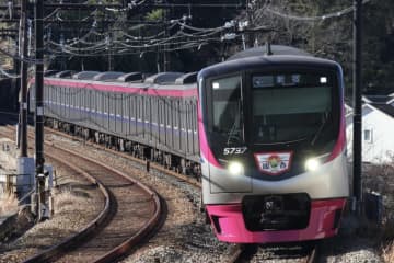 京王、2025-26 大晦日に新宿〜高尾山口間で終夜運転 京王ライナーや高尾登山電鉄の臨時運行も