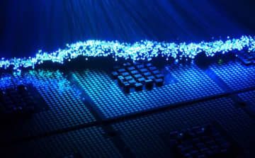 高市首相も注目 省電力・高速通信を実現する「光電融合技術」とは？