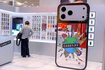 高価なスマホアクセサリーを好む中国の若者―中国メディア