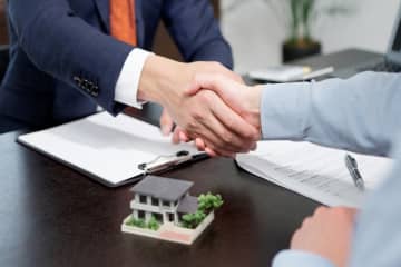 今年家を買いました。年末調整だけで住宅ローン控除の手続きは完了しますか？ 確定申告も必要でしょうか？