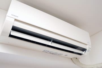 エアコンの温度を上げる前に試して　“貼るだけのコレ”で寒さが驚くほど減った