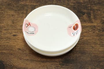 ダイソーさんがついにやってくれたよ！このタイプでこの素材は珍しい！扱いやすい素敵な食器