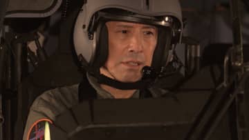 離島の急病人を海上自衛隊と海上保安庁がタッグを組んで救助　強風と荒波に阻まれるなか、両者の高い技術と連携が実を結んだ実際の突破劇とは