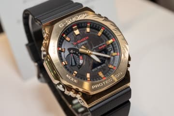 G-SHOCK、26年の干支「馬」モチーフの特別モデル