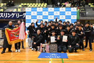 ＜レスリング＞【写真集】2025年西日本学生秋季リーグ戦／上位チーム集合写真（男女）