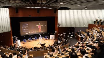 日本科学未来館、イグ・ノーベル賞公式イベントを2026年1月10日に開催。恒例の「紙飛行機とばし」も参加者とともに実施