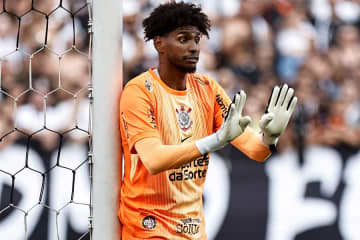 ミラン守護神の後継者はブラジル代表GK？　鈴木彩艶の名も…現地報道「真のキャスティングを開始」