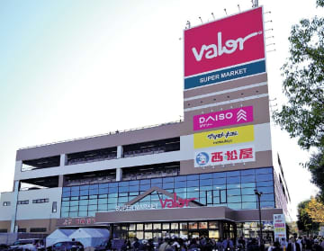 週刊スーパーマーケットニュース　バローHD子会社のヤマタ、「たこ一枚方野村店」をオープン