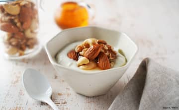 ヨーグルトだけでは不十分？ 善玉菌を増やすために必要な食材