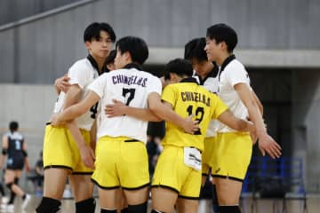 高校生がブロック連発！ 高校王者・鎮西がVリーグ西地区王者のV三重を撃破【天皇杯2025】