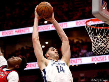 平均ダブルダブルを残すグリズリーズの先発センター、ザック・イディーが約4週間の離脱