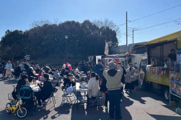 梅小路公園で「クリスマスマルシェ2025」開催！日替わりキッチンカー集結