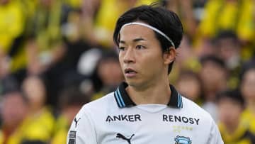 伊藤達哉、Jリーグベストイレブン受賞に「韓国のメッシ」イ・スンウが反応！“後輩”古賀太陽は「感慨深いです」と涙