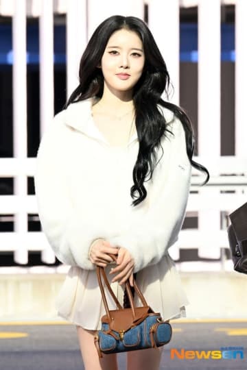 【PHOTO】STAYC、海外スケジュールのためインドネシアへ出国