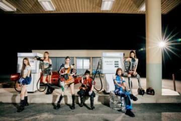 「izna」の「Racecar」、英「NME」が認めた“ことしのK-POP名曲”