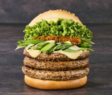 “和の極み”がさらに贅沢に！　「九条ネギと西京味噌の黒毛和牛バーガー」にダブル＆トリプルが期間限定で登場