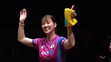長﨑美柚が伊藤美誠との日本人対決を制す「最後まで自分を信じて戦った」｜WTTファイナルズ香港2025 女子シングルス1回戦