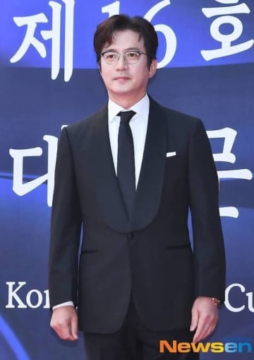 チョン・ジュノの名前・写真を無断で使用…所属事務所が偽の広告に注意呼びかけ「措置を検討中」