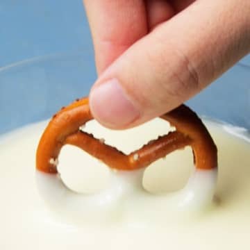 「え、材料3つでできるの？」子どもに大人気♪プレッツェルで作る“映えリース”が可愛すぎる☆