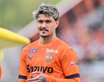 ｢誰だよジョニーデップ呼んだやつ！｣Jリーグアウォーズで登壇した清水のブラジル人MFが｢あまりにもカッコ良すぎる｣｢ハリウッドスターがいました｣と注目集める