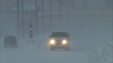北日本は警報級の猛吹雪…各地でホワイトアウト発生　秋田で列車が脱線転覆　被災地の病院は一部病棟再開　週末も真冬の寒さ続く