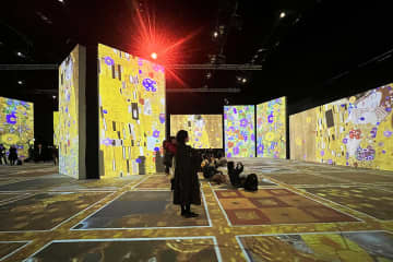 大迫力の「クリムト展」開幕、大阪会場では「食」にもアプローチ？