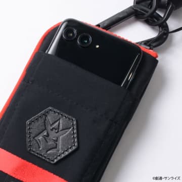 「ガンダム」シャアをイメージ!“見せてもらおうか。特別仕様の性能とやらを!” コラボバック3種登場